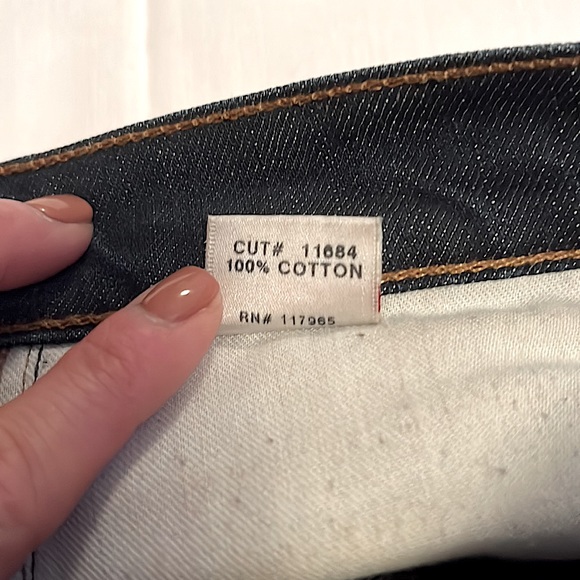 J BRAND Aidan Distressed Low Rise Boyfriend Fit Jeans (Ringer) // Size 24 - Picture 14 of 15